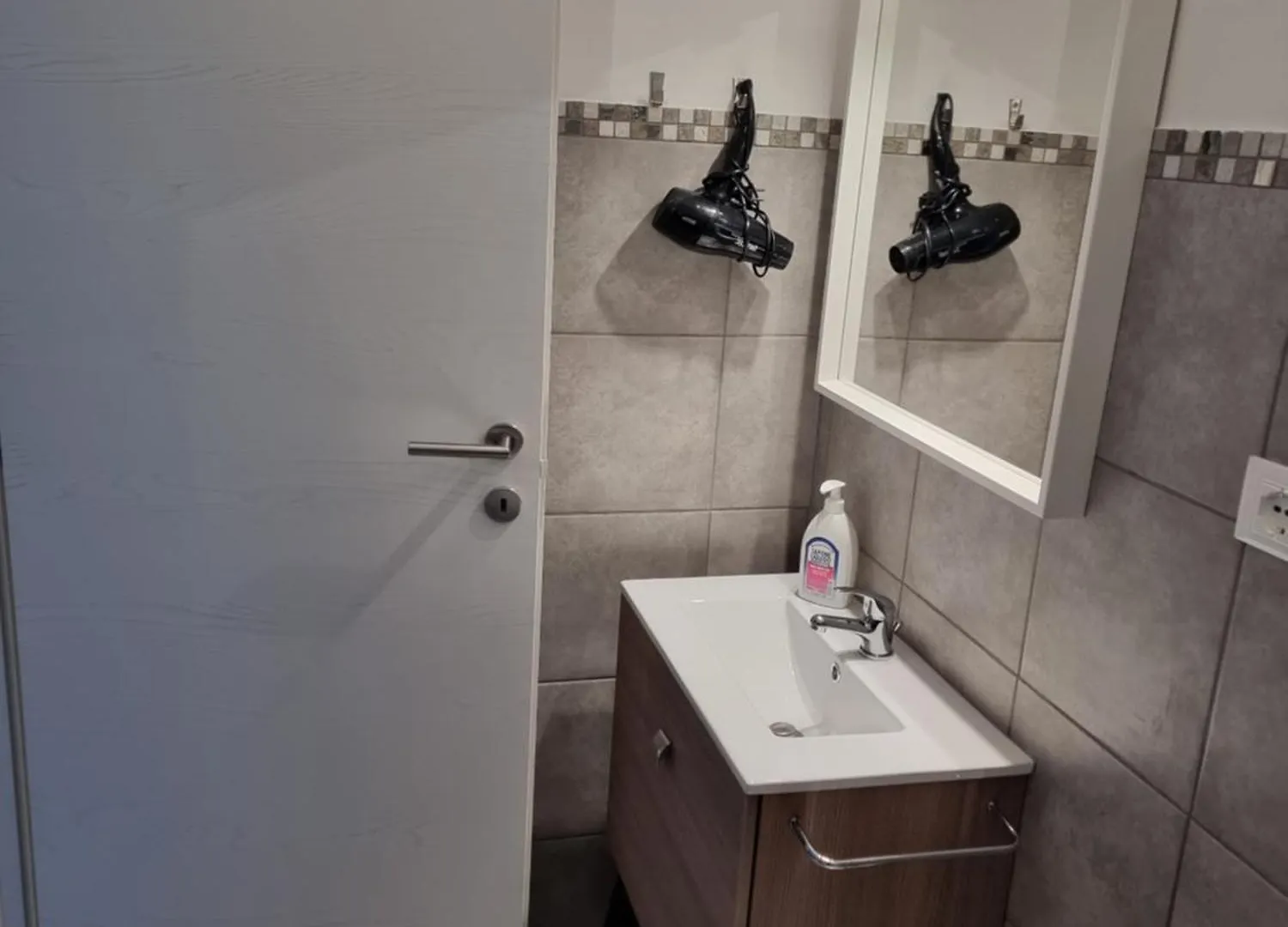 Gasthuis New Life Hotel Carrara